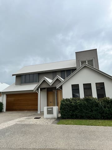 Middleton Beach Luxury Apt 21