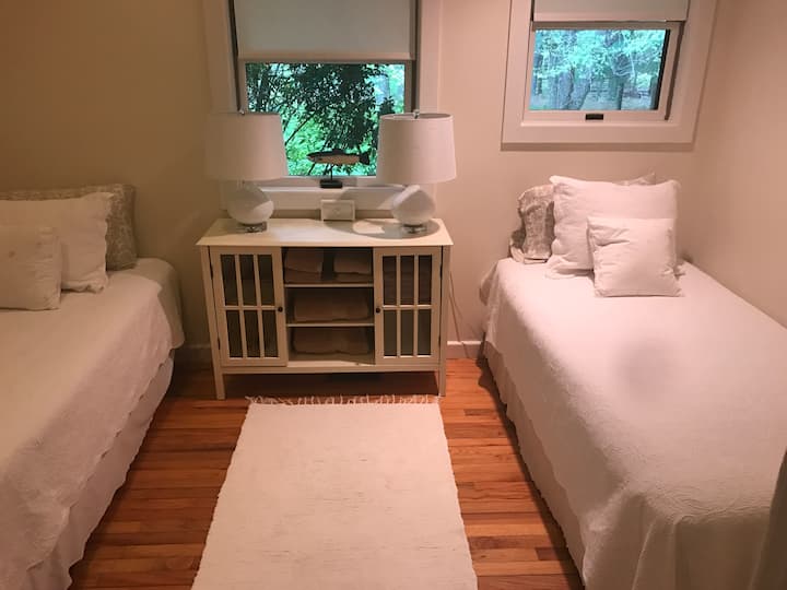 Habitación doble en la planta principal.
