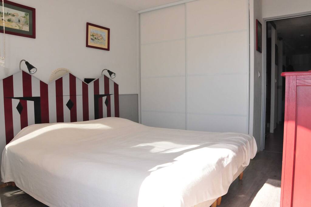 Chambre, lit double.