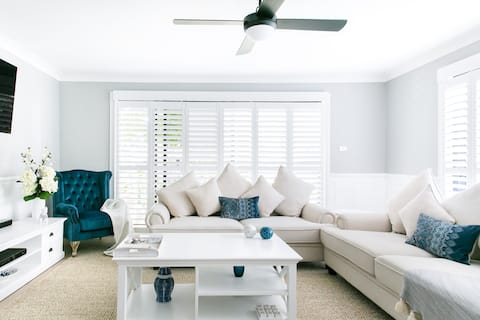Siesta Beach Lodge. Corporate Executive Stays