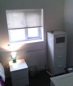 Single Bedroom with breakfast