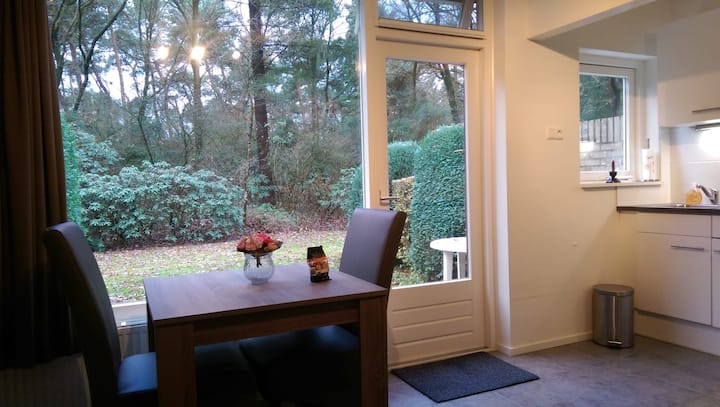 Otterlo, Knus Vakantiehuisje Midden In De Bossen. - Gelderland