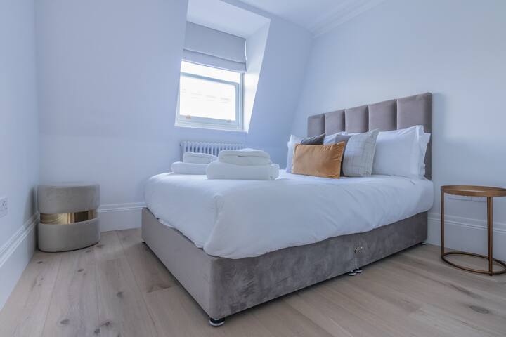 CLASSIC MANN Kensington 3 Bedroom apartment gallery image 4