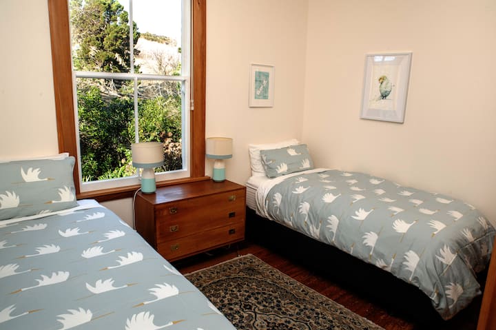 Спалня 3  - 2 единични легла