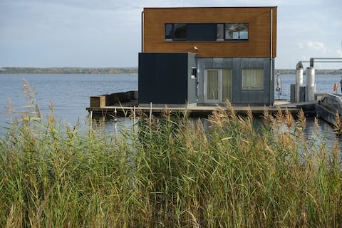 Floating holiday home Möwe 1 - Spreewald