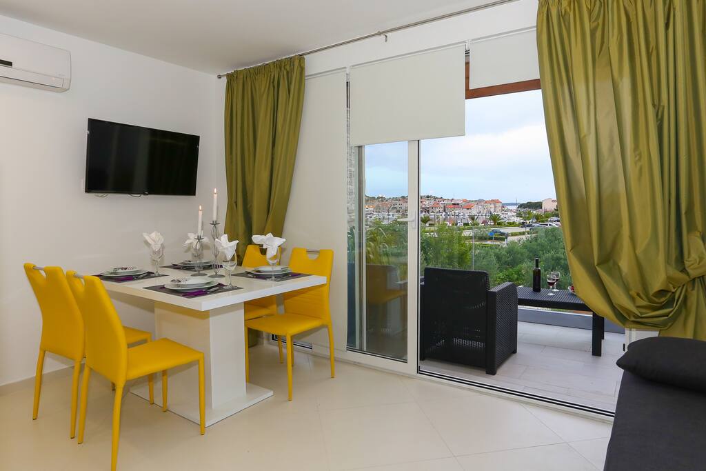 Living and dining area