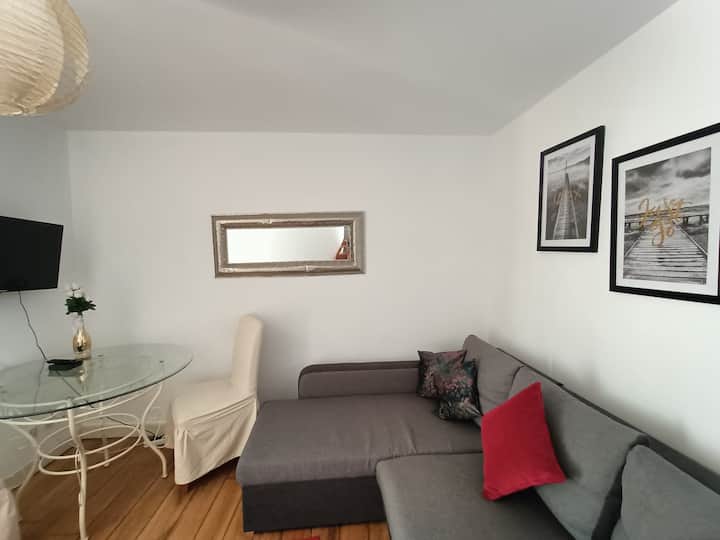 Charmante Maisonnette Avec Parking  5 Km Rouen - Franqueville-Saint-Pierre