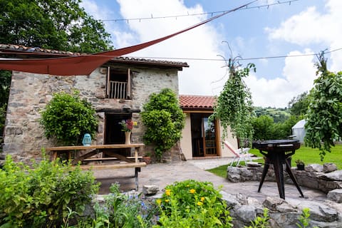 Cozy Coco Cabin Off-Grid Ecofarm