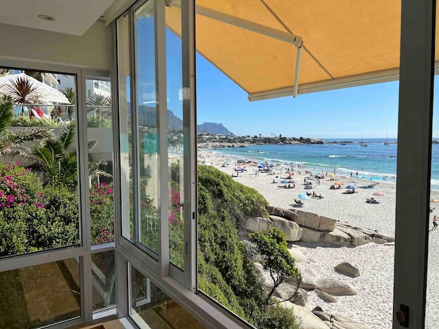 Clifton Sands G1 Valhalla 1st beach apartment gallery image 2