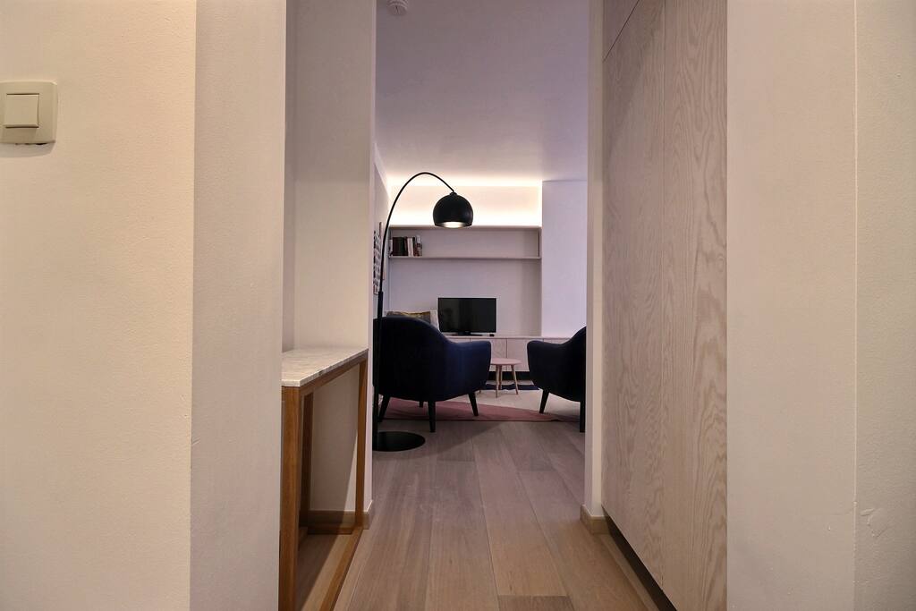 View from the corridor to the Living room