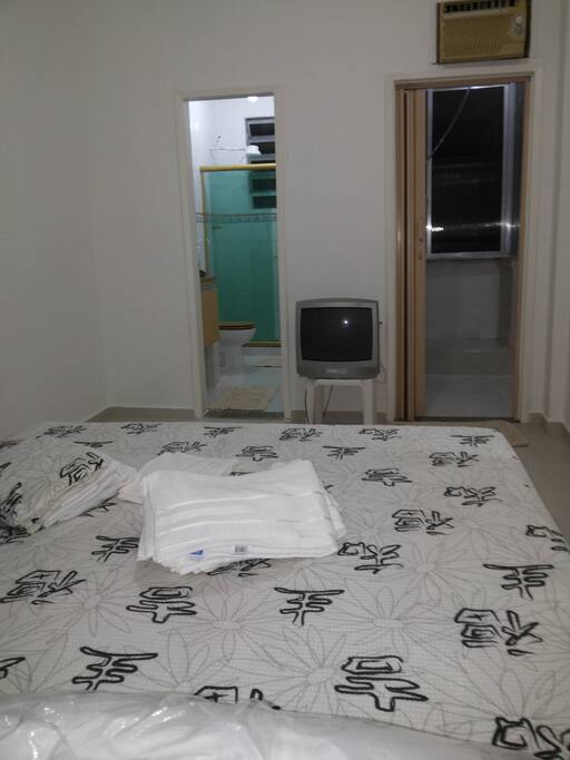 Quarto com televisão