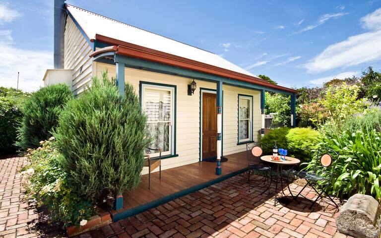 Torquay 1903 Period Cottages Cabins For Rent In Torquay