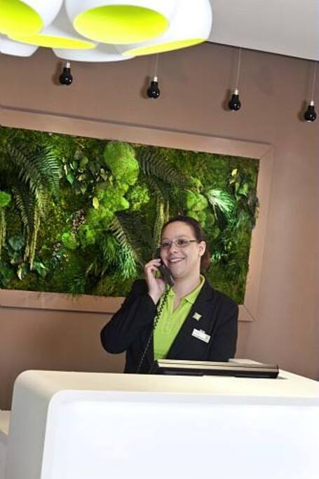 Réception / Front Desk