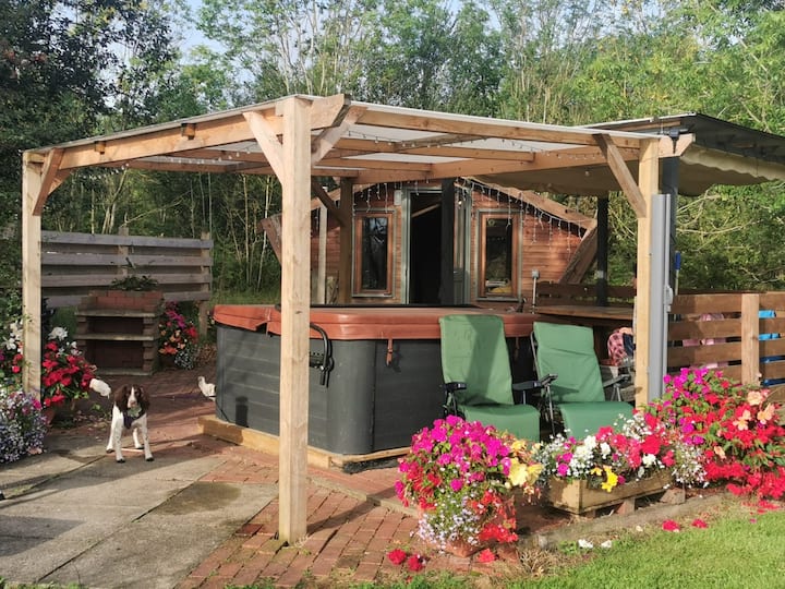 Wooden Tiny House photo 5