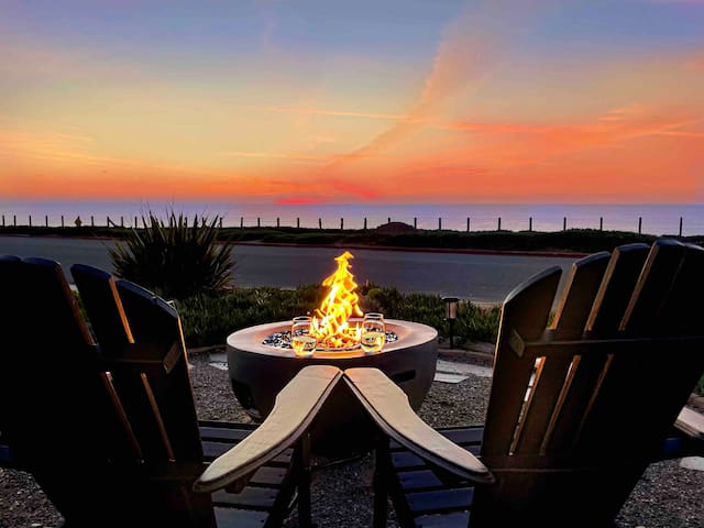 Oceanfront Boho Retreat – Pacific Sunset Views 🌅🌊🐳