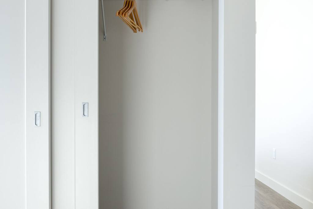 Distinctive 1BR Business Suite