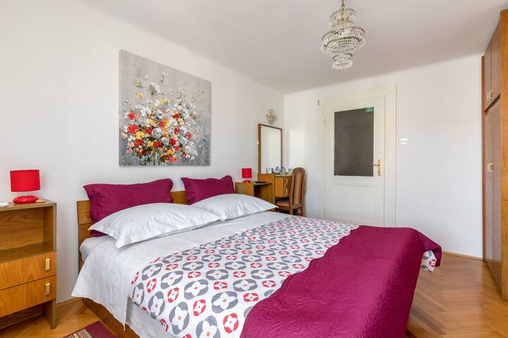 מלא צבעי חיים