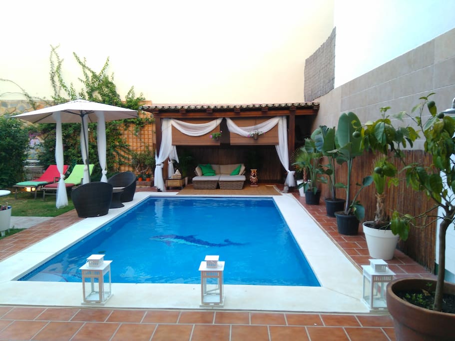 Pool, good for event and family party