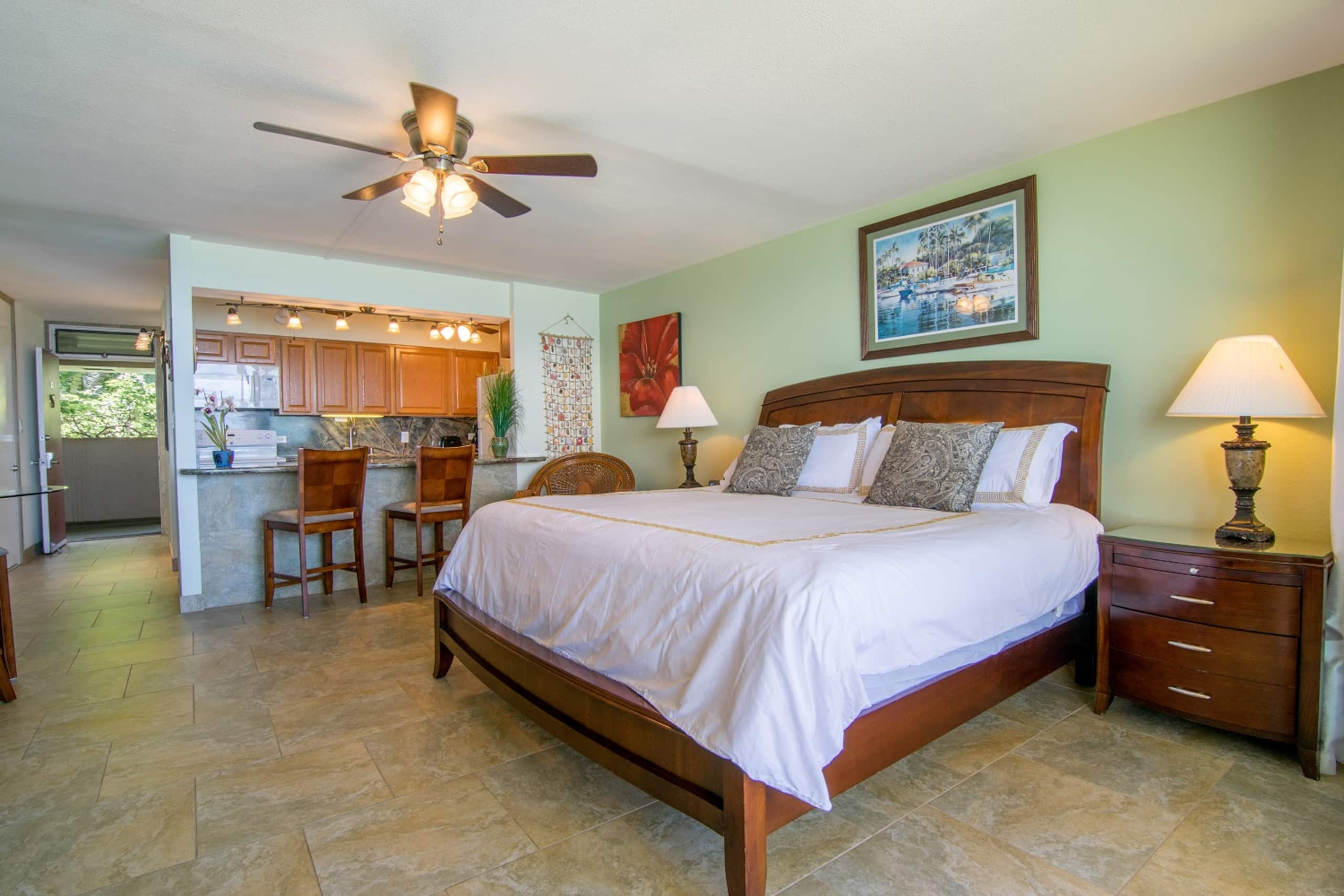 Condo in Lahaina · ★4.86 · 2 bedrooms · 1 bed · 1 bath - Image 3