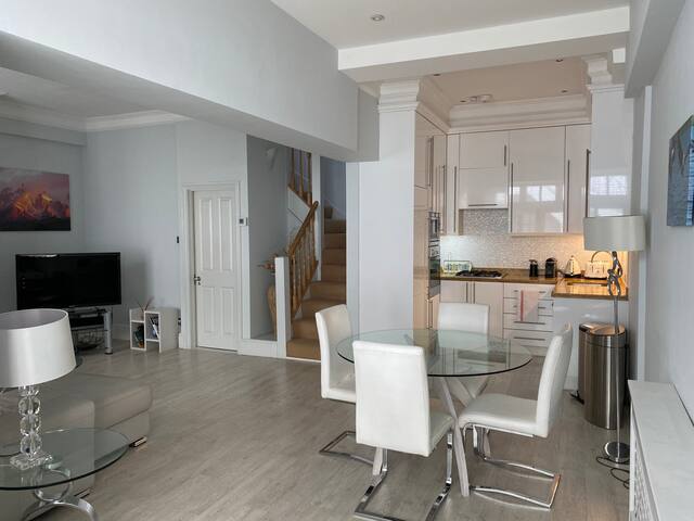 Luxury, Quiet Mews House, South Kensington SW7 gallery image 5