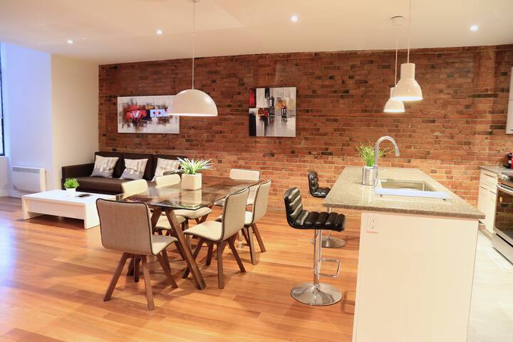 Best for Group-Renovated – 4 Beds – DT w/Parking! gallery image 3