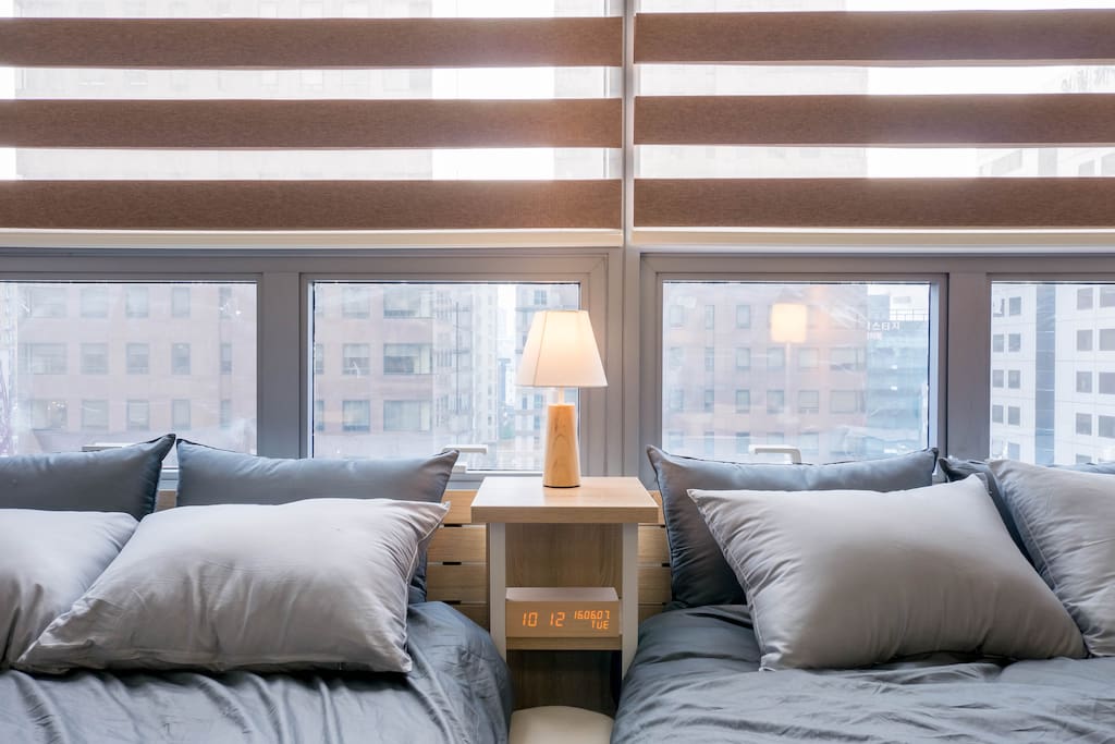 BED ROOM
*Queen size bed x2
*Comfort pillows, Clean sheet
*Heated floor
*Air conditioning