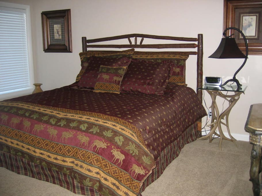 Very comfortable king bed!