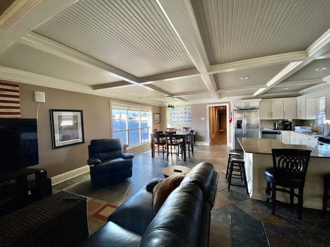 Tiger's Den Too Houseboat