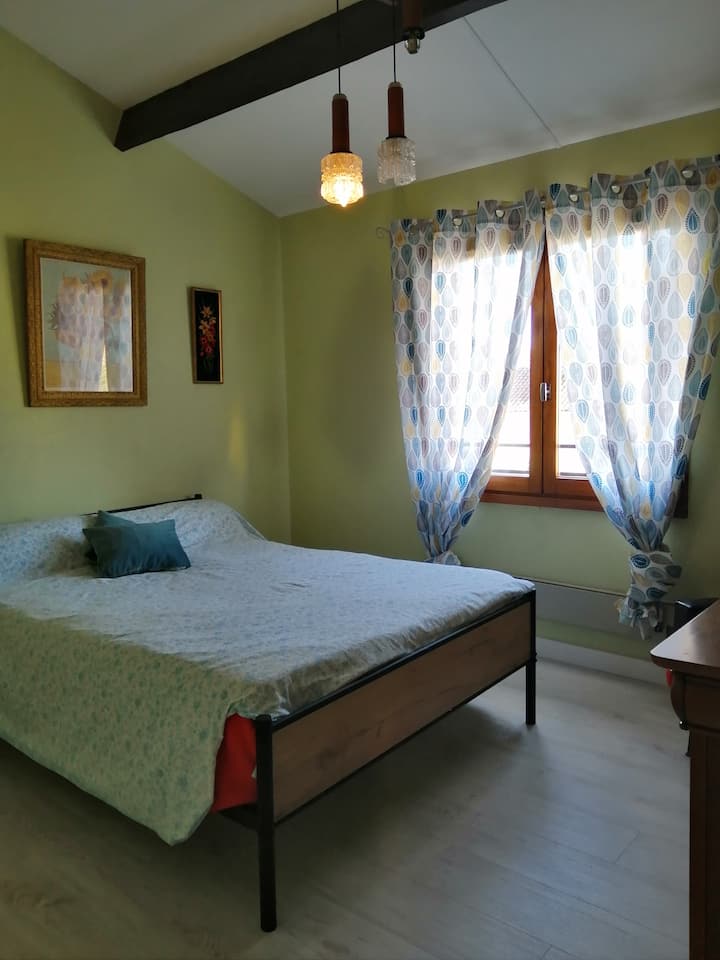 Spavaća soba 1 (klimatizirana) 140/190 krevet