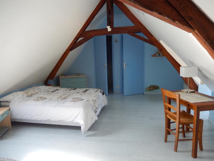 1-ლი საძინებელი ზემოთ