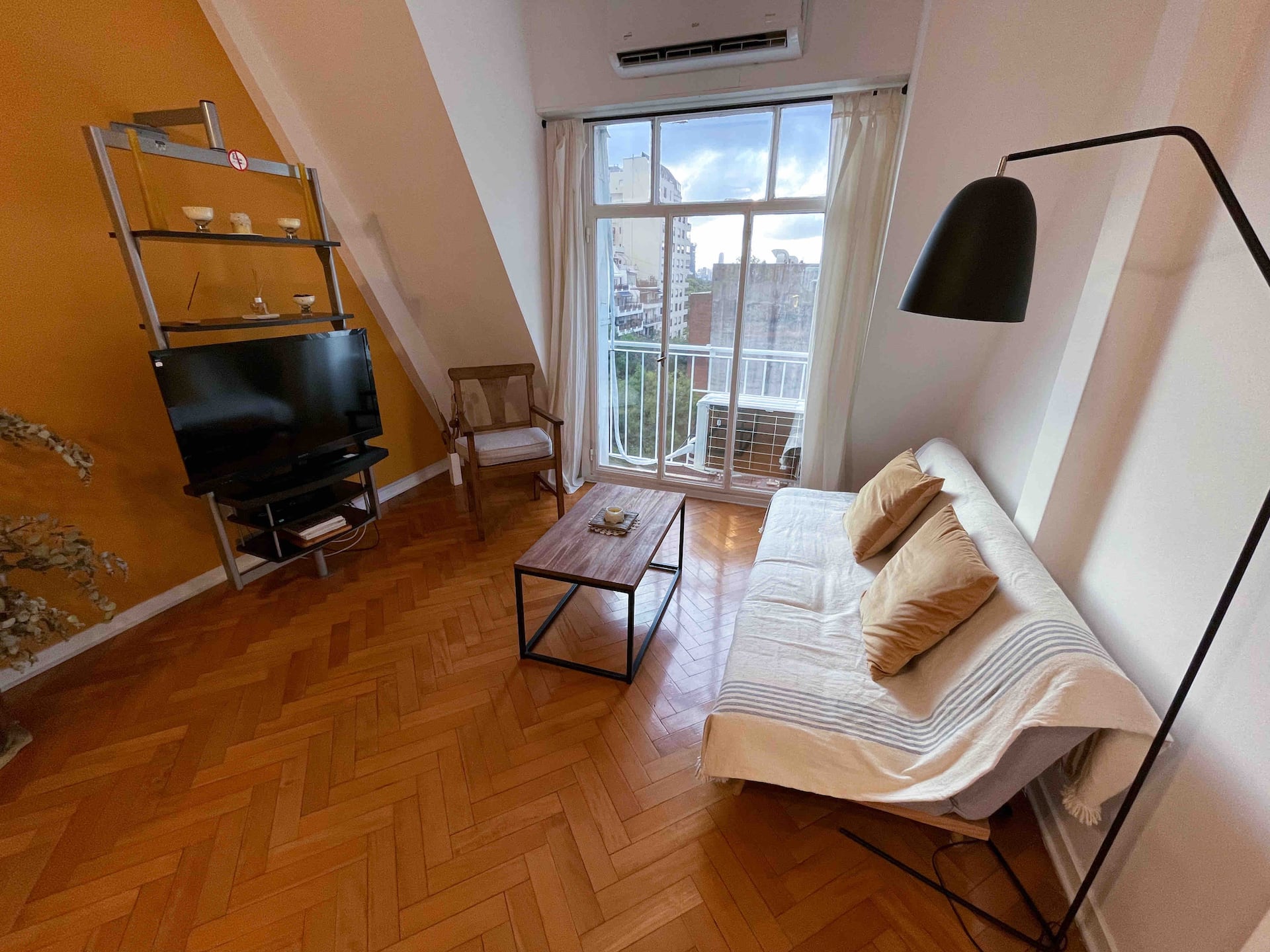 Two-bedroom apartment in Palermo