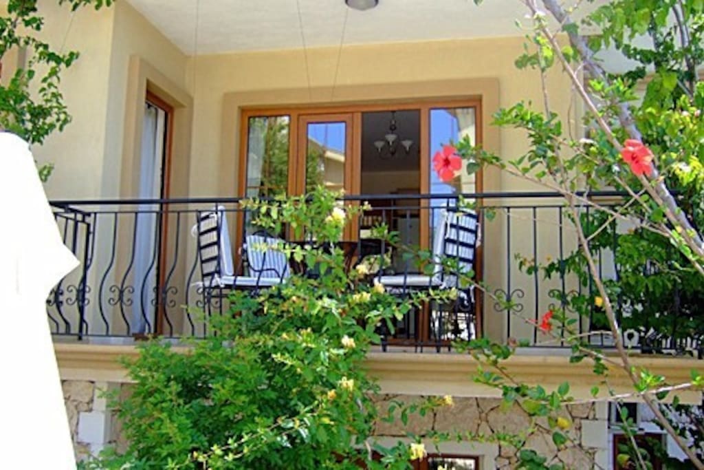 Large balcony ideal for a sundowner before going for dinner in town.