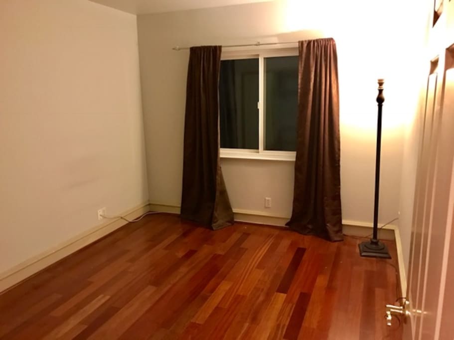 Bedroom (unfurnished picture)