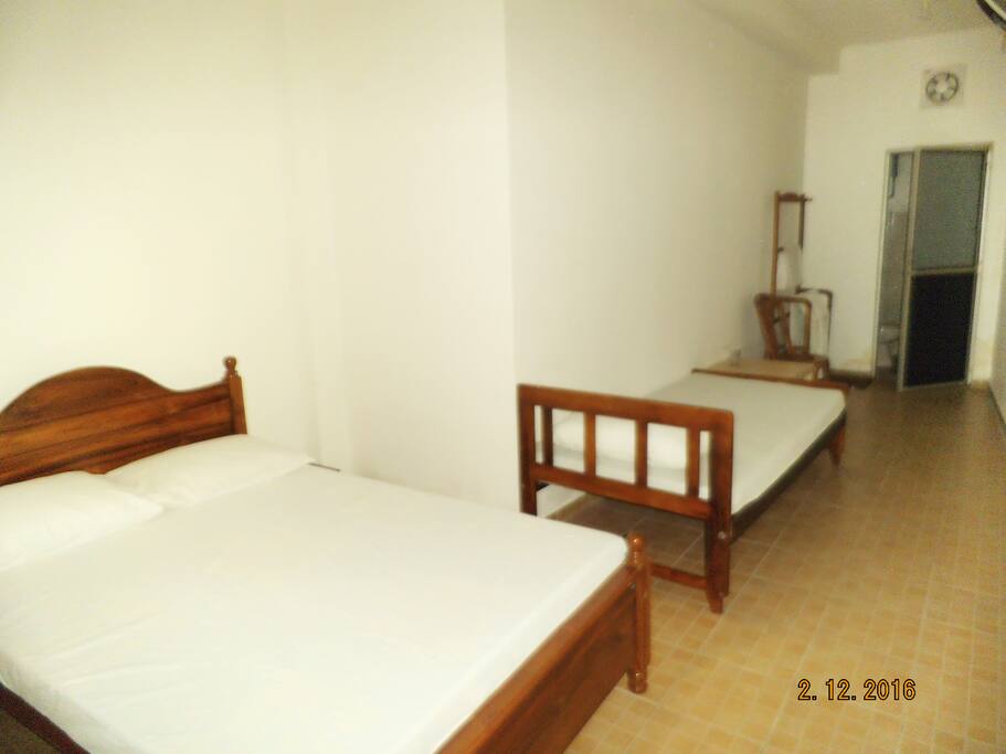 Triple Room ground floor and bathroom.