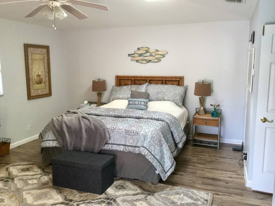 California king size Tempurpedic mattress