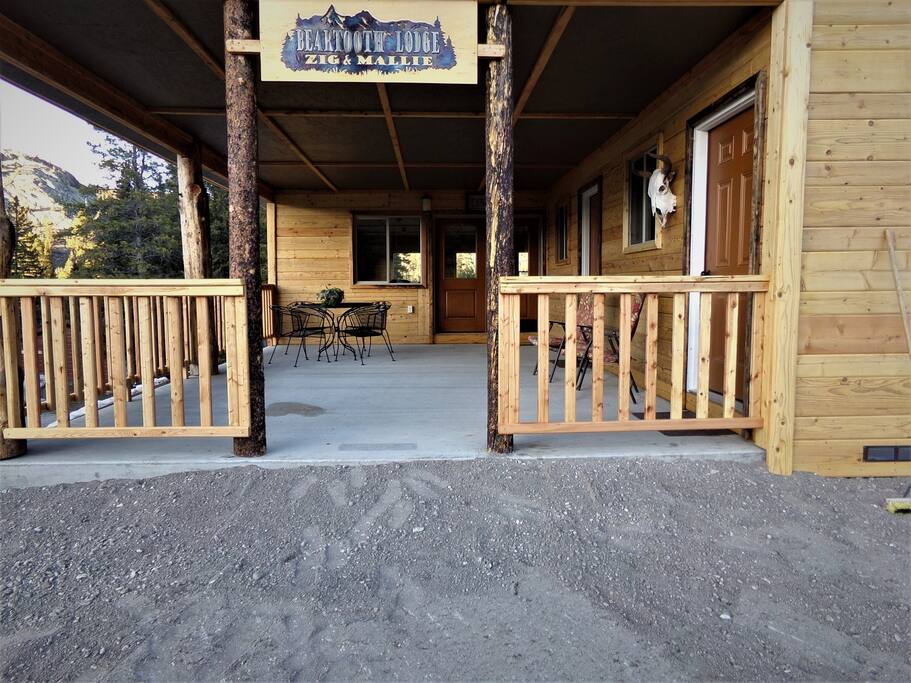 Lodge Entry