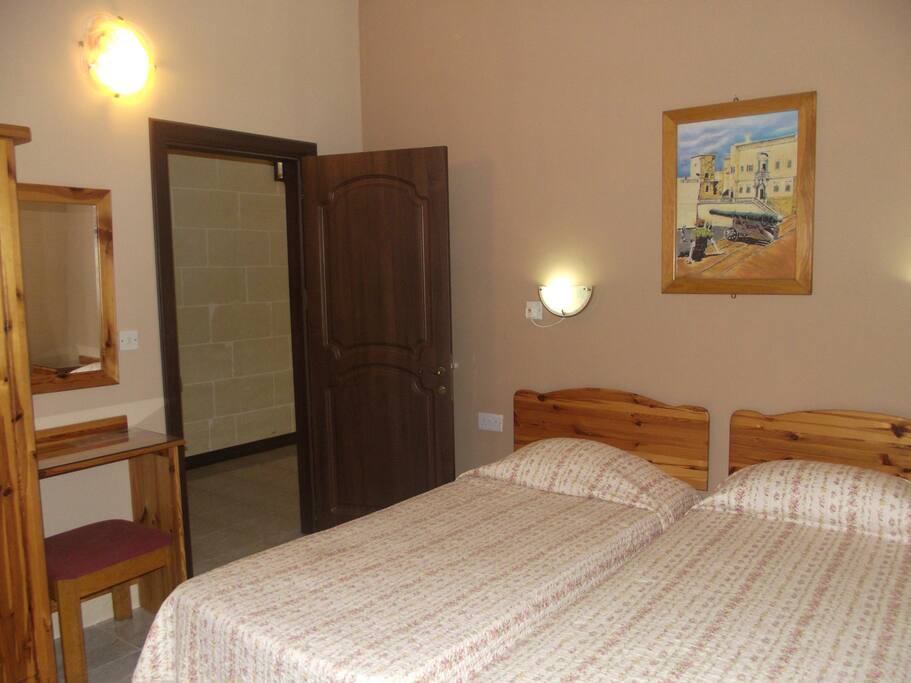 Twin bed room