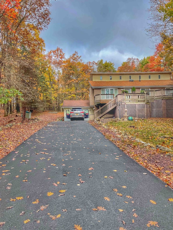 Joyful townhouse with 3 bedrooms and 2 playrooms Houses for Rent in