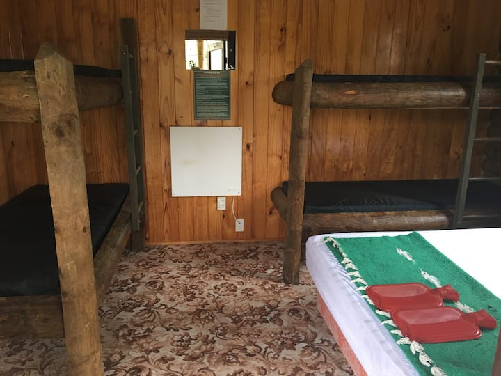 Schlafzimmer 5