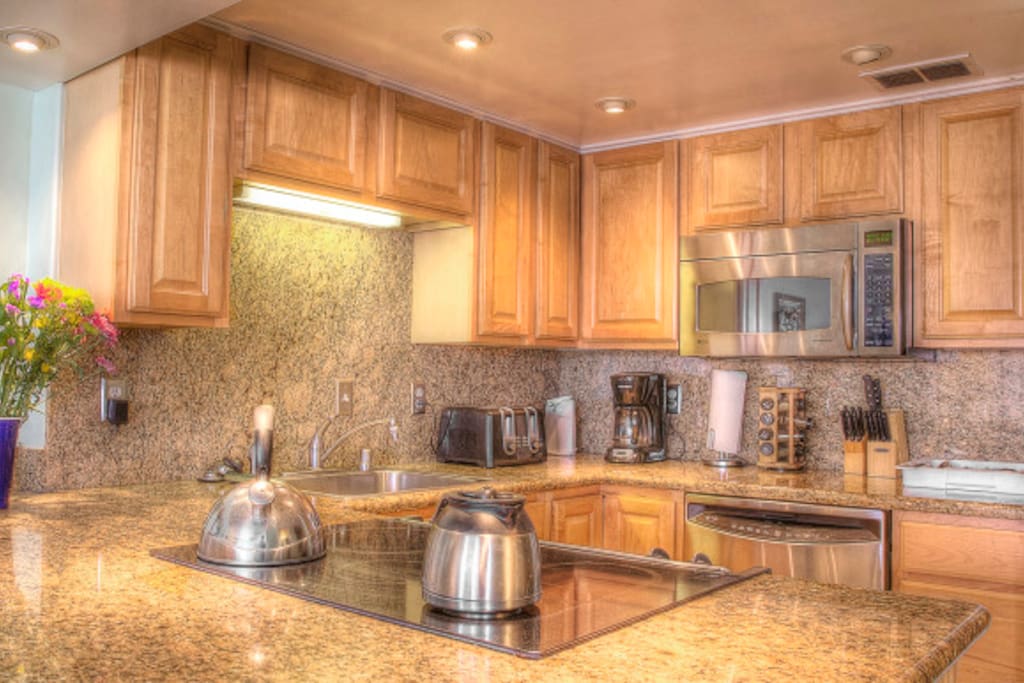 Wonderfully modern, well-equipped kitchen