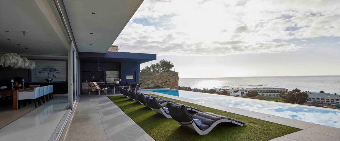 22 Geneva Camps Bay -solar back up system- OWNER gallery image 3