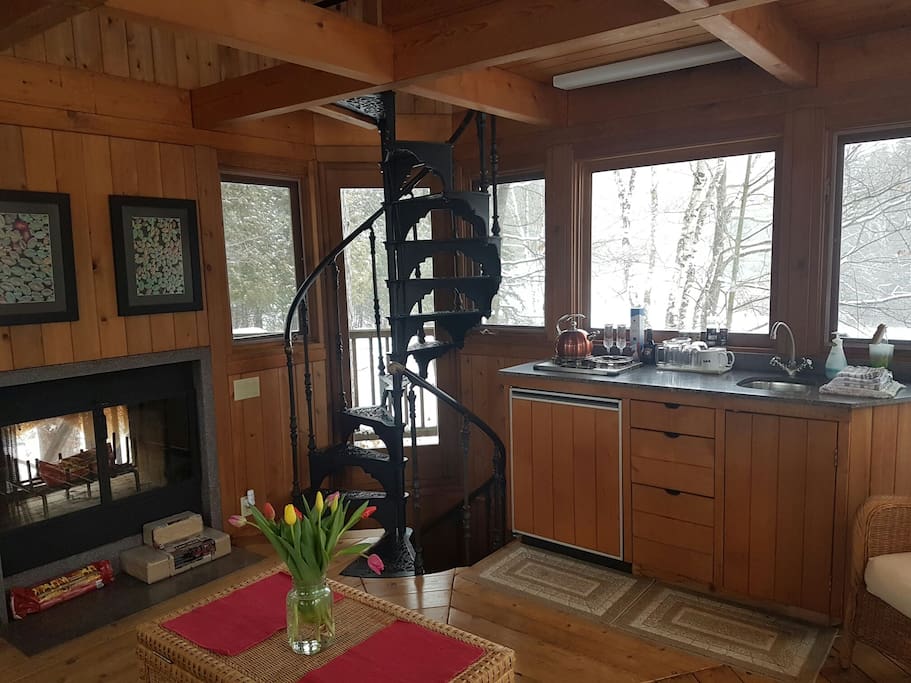 360 degree views from 2nd and 3rd story levels!