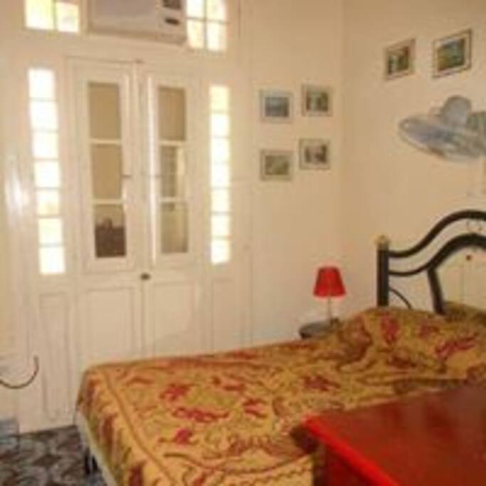 Habitación con balcón
Centro Habana