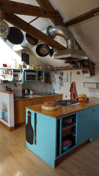 Main room - kitchen