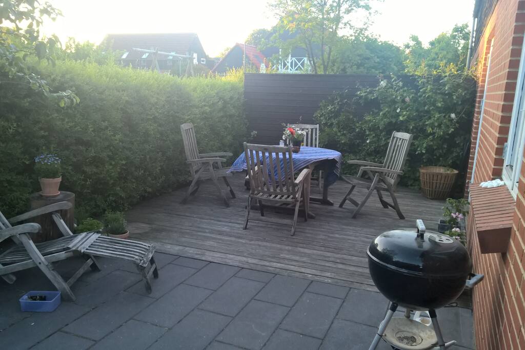 There is a small but very cosy terasse, with chairs a table and a grill. The sun is here most of the day, since it is facing south.