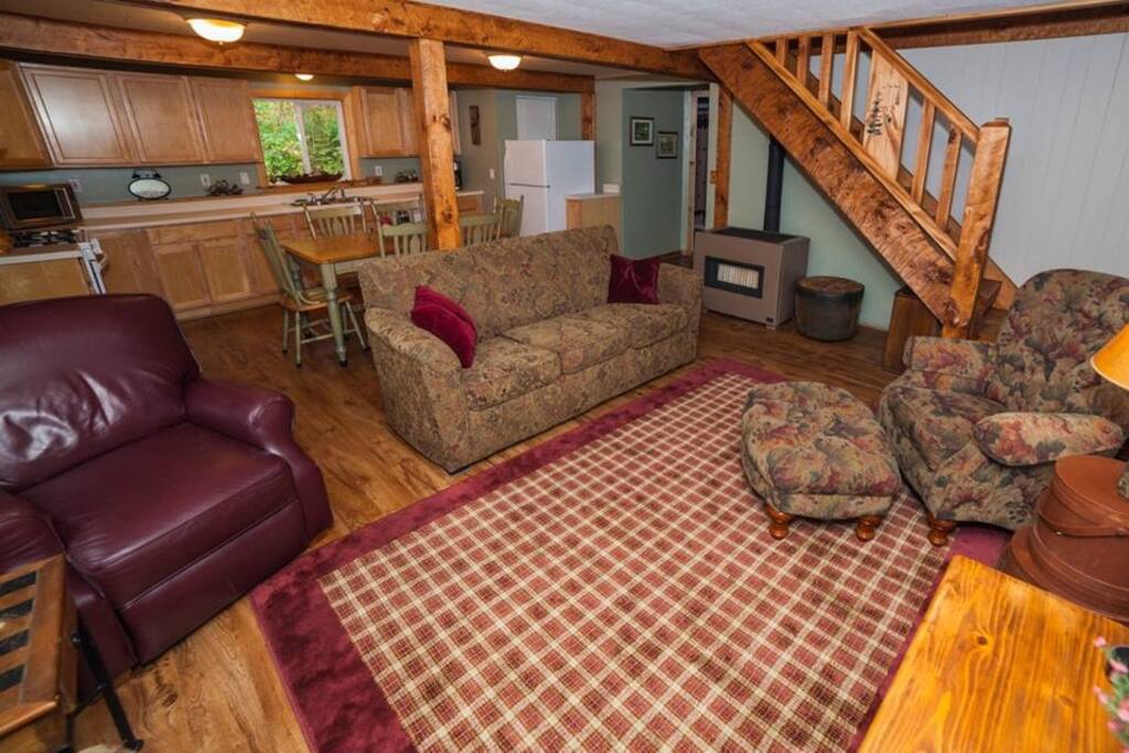 Living/Kitchen area