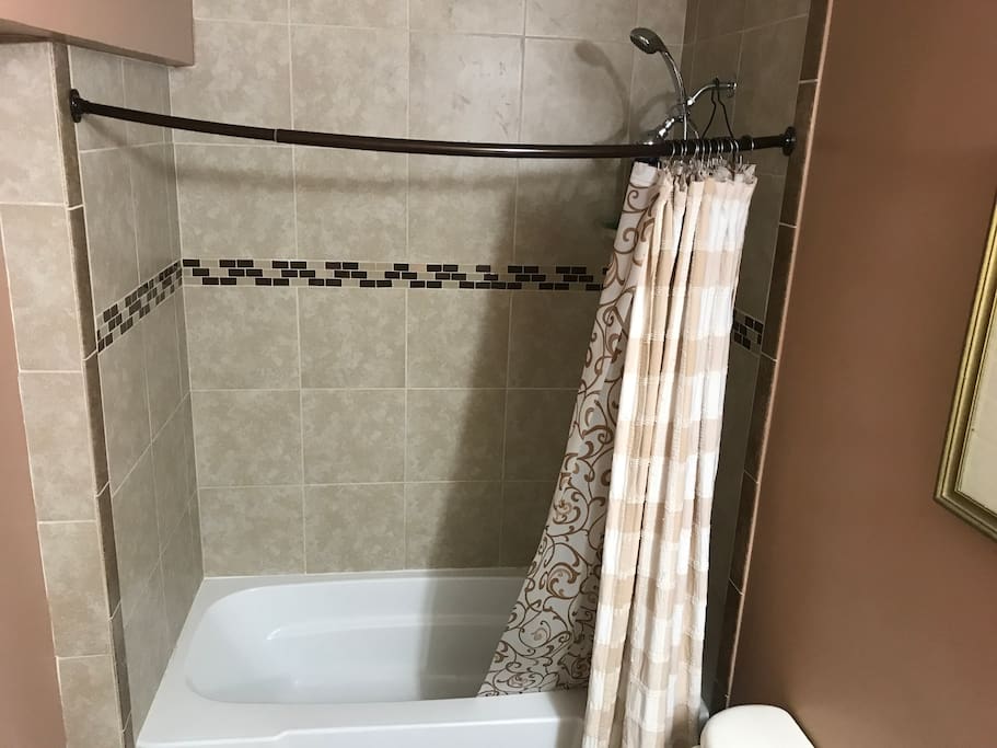 Full size bathtub
