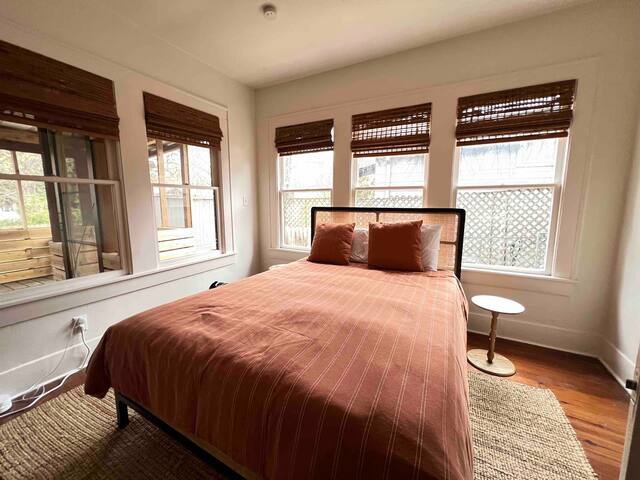 SOCO House *BEST LOCATION* gallery image 3