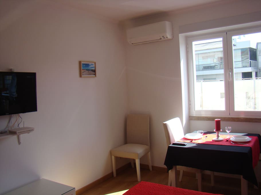Table/TV