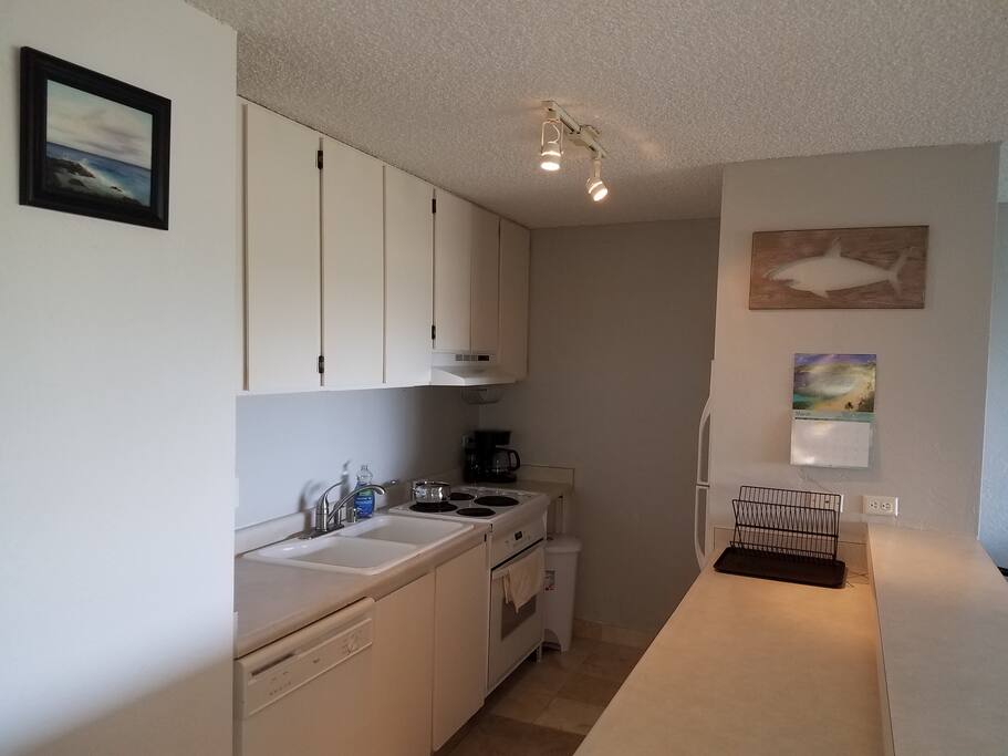 All kitchen amenities